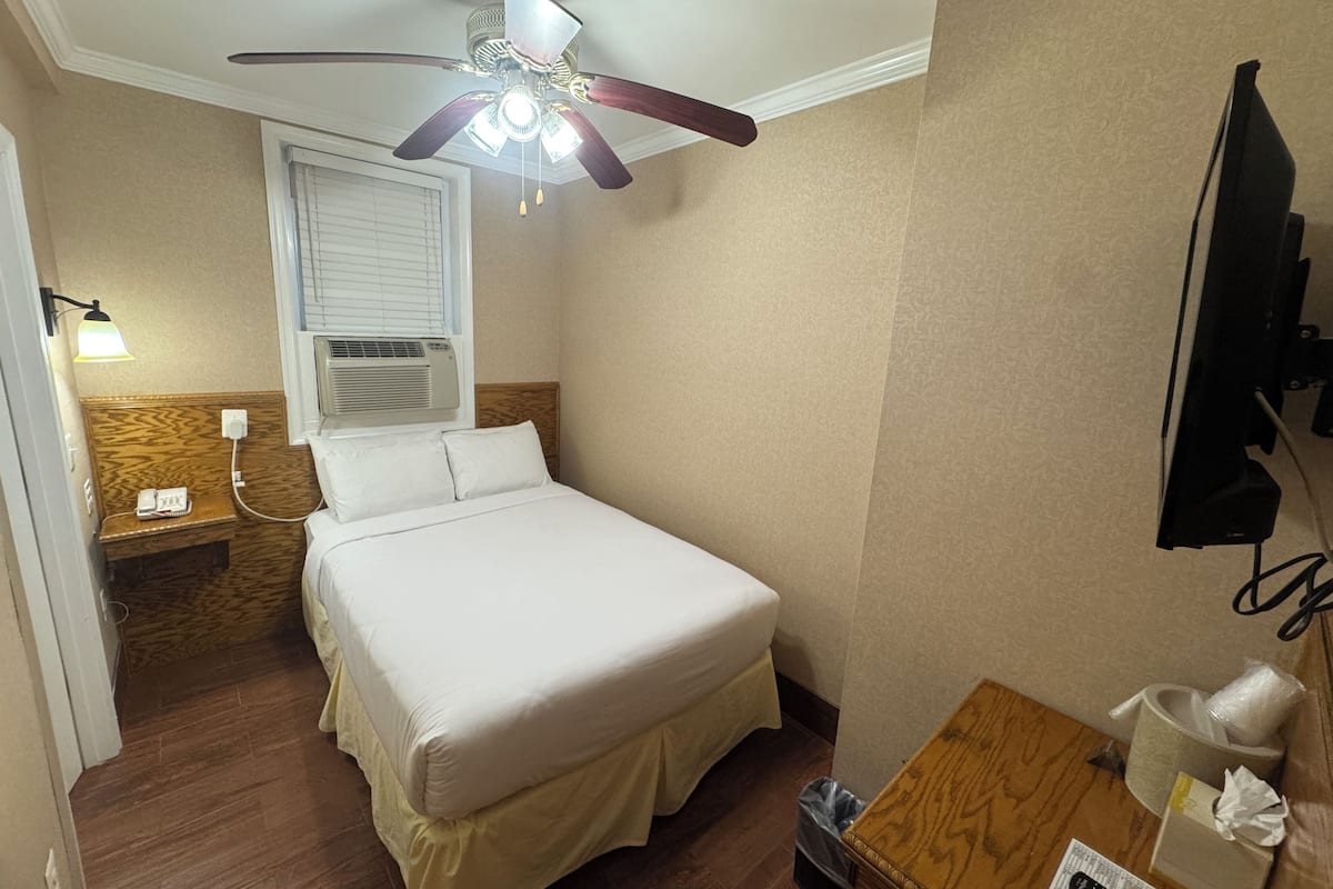 Standard Single Room, 1 Double Bed