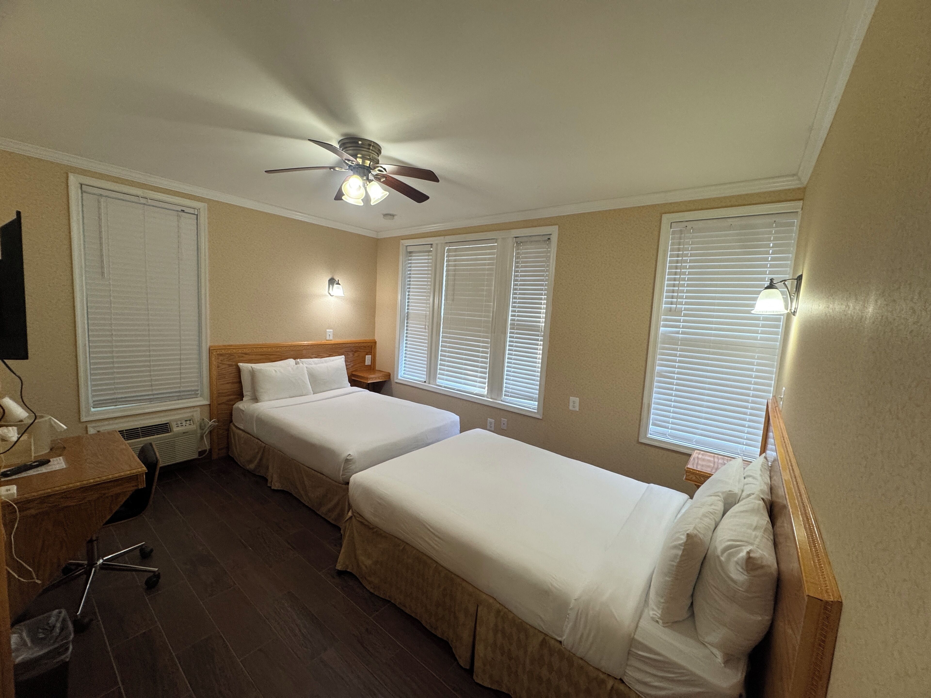 Photo - District Hotel