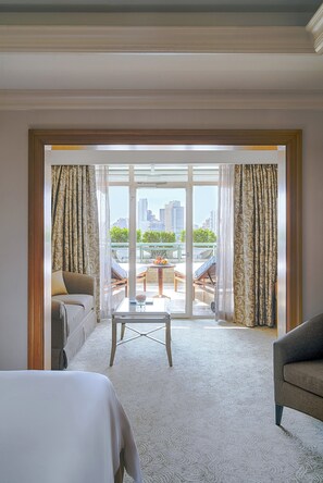 迷你吧、客房內保險箱、布置獨特、書桌