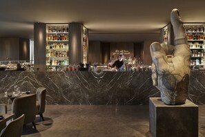 5 restaurants; ze serveren er ontbijt, lunch, diner en brunch 