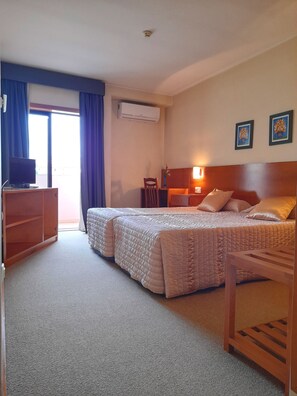 Sistema de insonorización, wifi gratis y acceso para silla de ruedas 