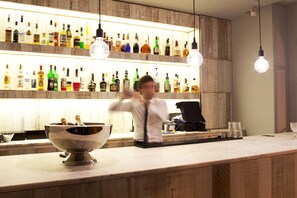 Bar (on property) - Internacional Design Hotel (Lisbon)