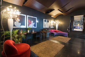 Sala de estar en el lobby