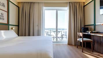 Minibar, caja de seguridad en la habitación y cortinas blackout