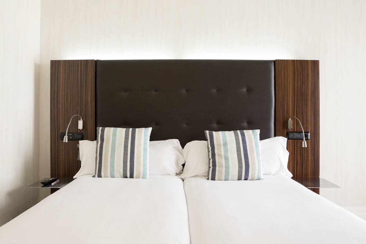 superior double room, balcony, sea view | 1 bedroom, minibar, in-room safe, blackout curtains