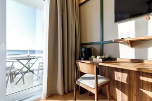 Superior Quadruple Room, Balcony, Sea View | Minibar, in-room safe, blackout drapes, soundproofing
