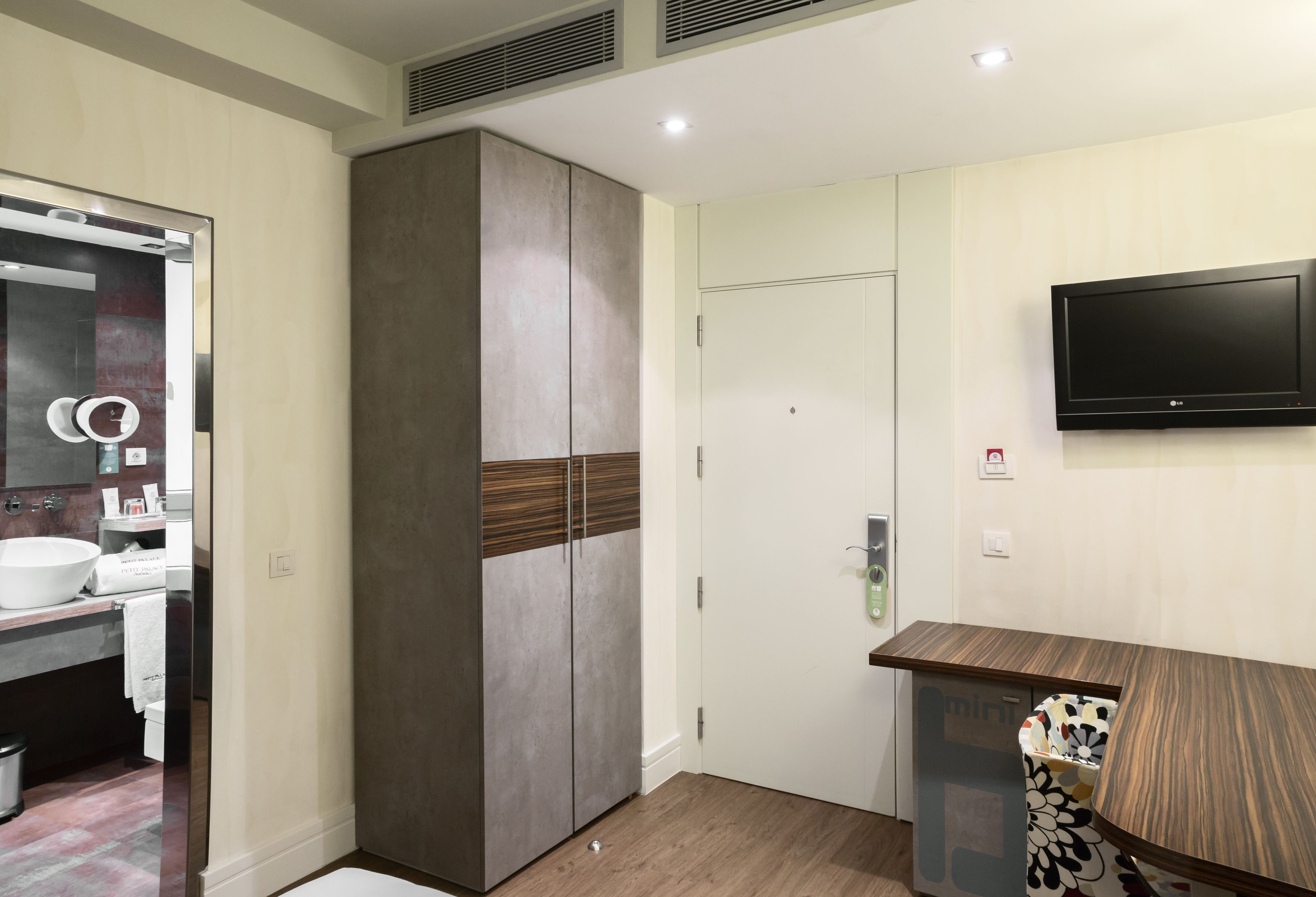 superior quadruple room, balcony, sea view | 1 bedroom, minibar, in-room safe, blackout curtains