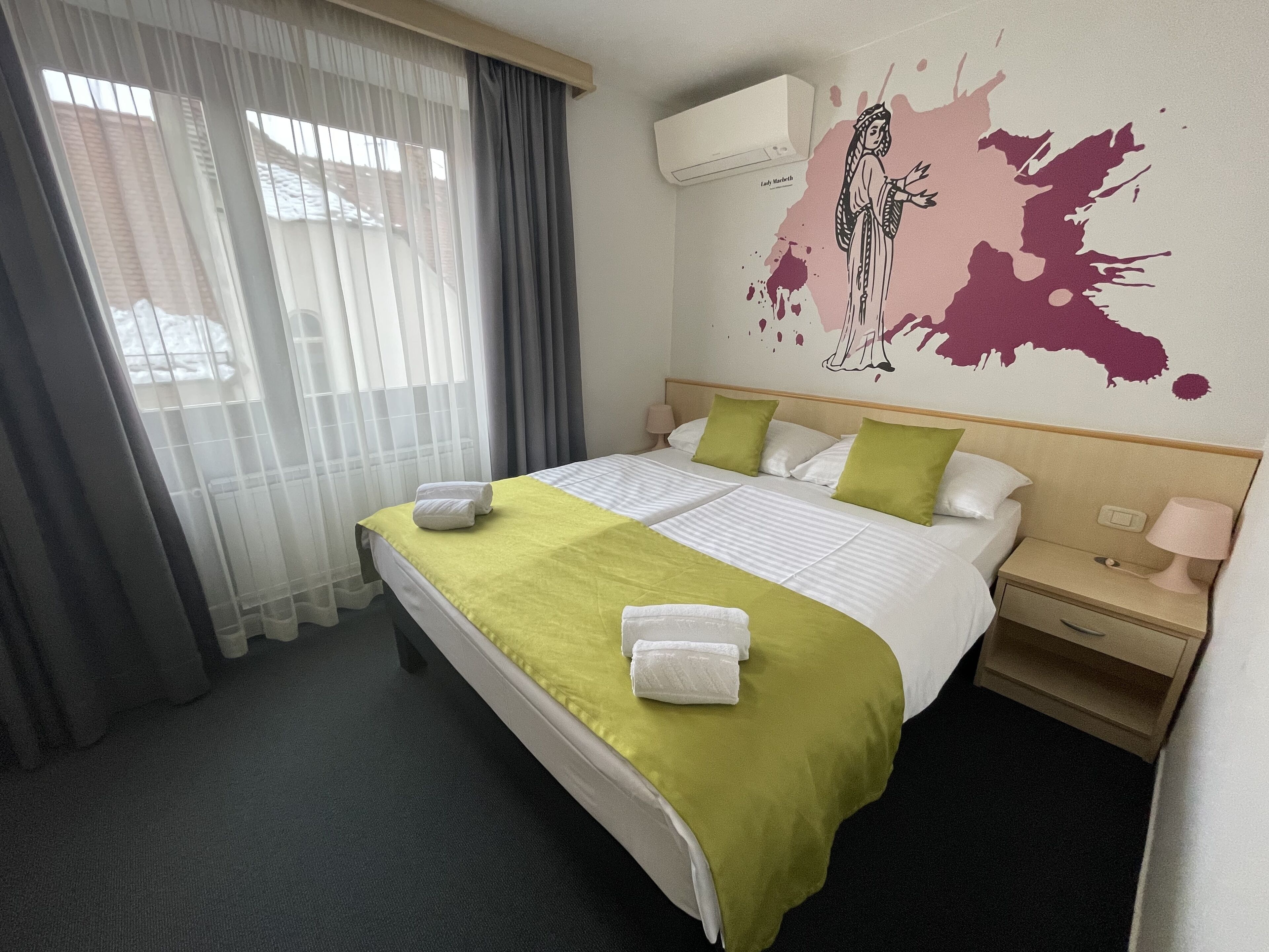 double room. | in-room safe, desk, free wifi, bed sheets