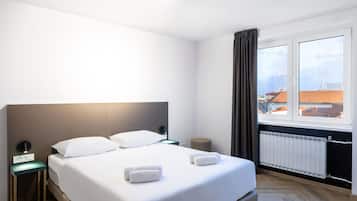 Suite | In-room safe, desk, free WiFi, bed sheets
