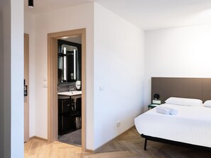 Triple Room | In-room safe, desk, free WiFi, bed sheets - B&B HOTEL Maribor Orel (Maribor)
