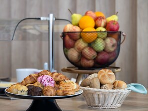 Daily buffet breakfast for a fee - B&B HOTEL Maribor Orel (Maribor)