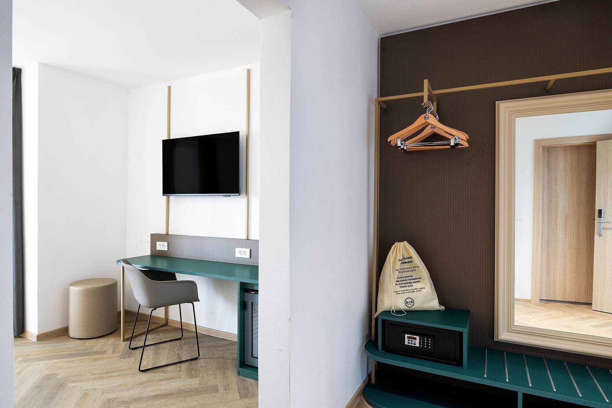 Suite | Interior