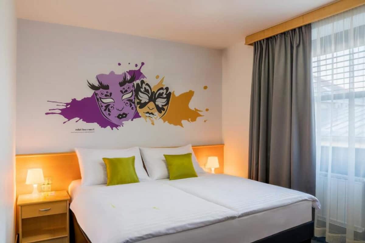 In-room safe, desk, free WiFi, bed sheets