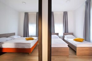 Coffres-forts dans les chambres, bureau, Wi-Fi gratuit, draps fournis