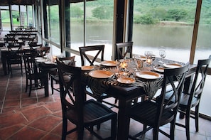 Restaurant - Premier Resort Mpongo Private Game Reserve (Macleantown)