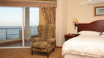 1 bedroom, premium bedding, in-room safe, desk