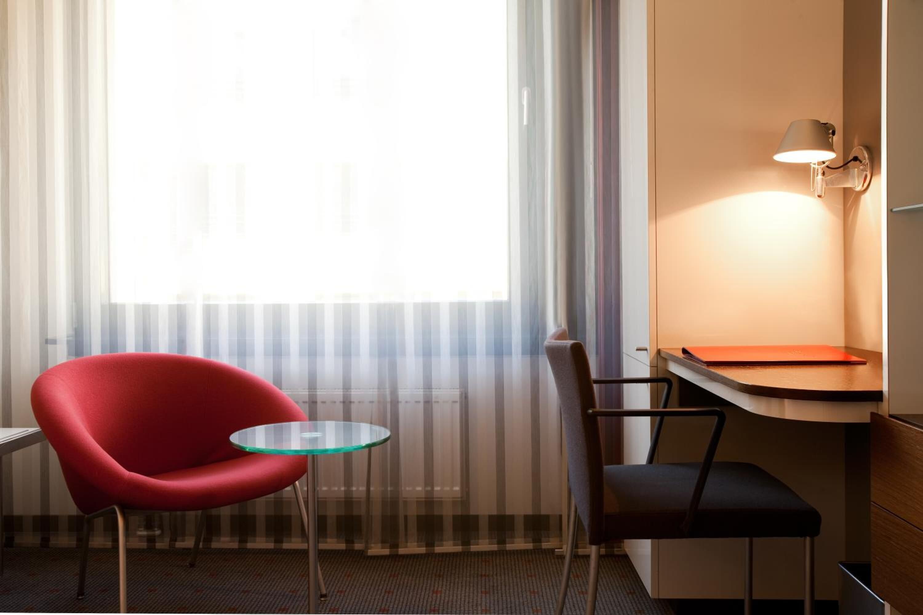 premium bedding, in-room safe, desk, blackout curtains