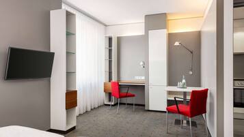 Premium bedding, in-room safe, desk, blackout drapes