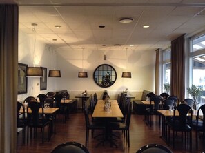 Lunch and dinner served - Herrljunga Hotell & Konferens (Herrljunga)