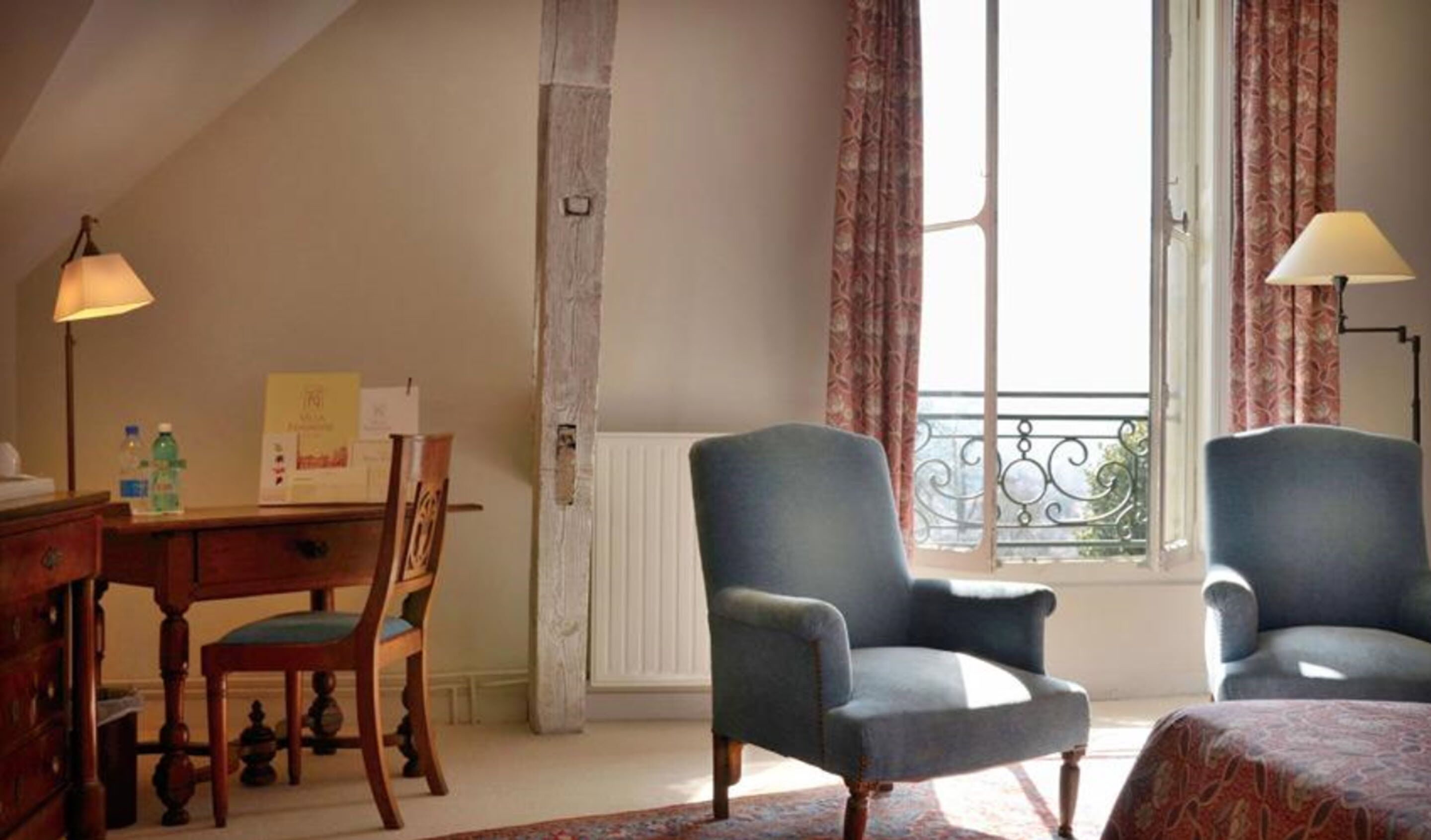 superior double room, 1 queen bed | living area | flat-screen tv, ipod dock