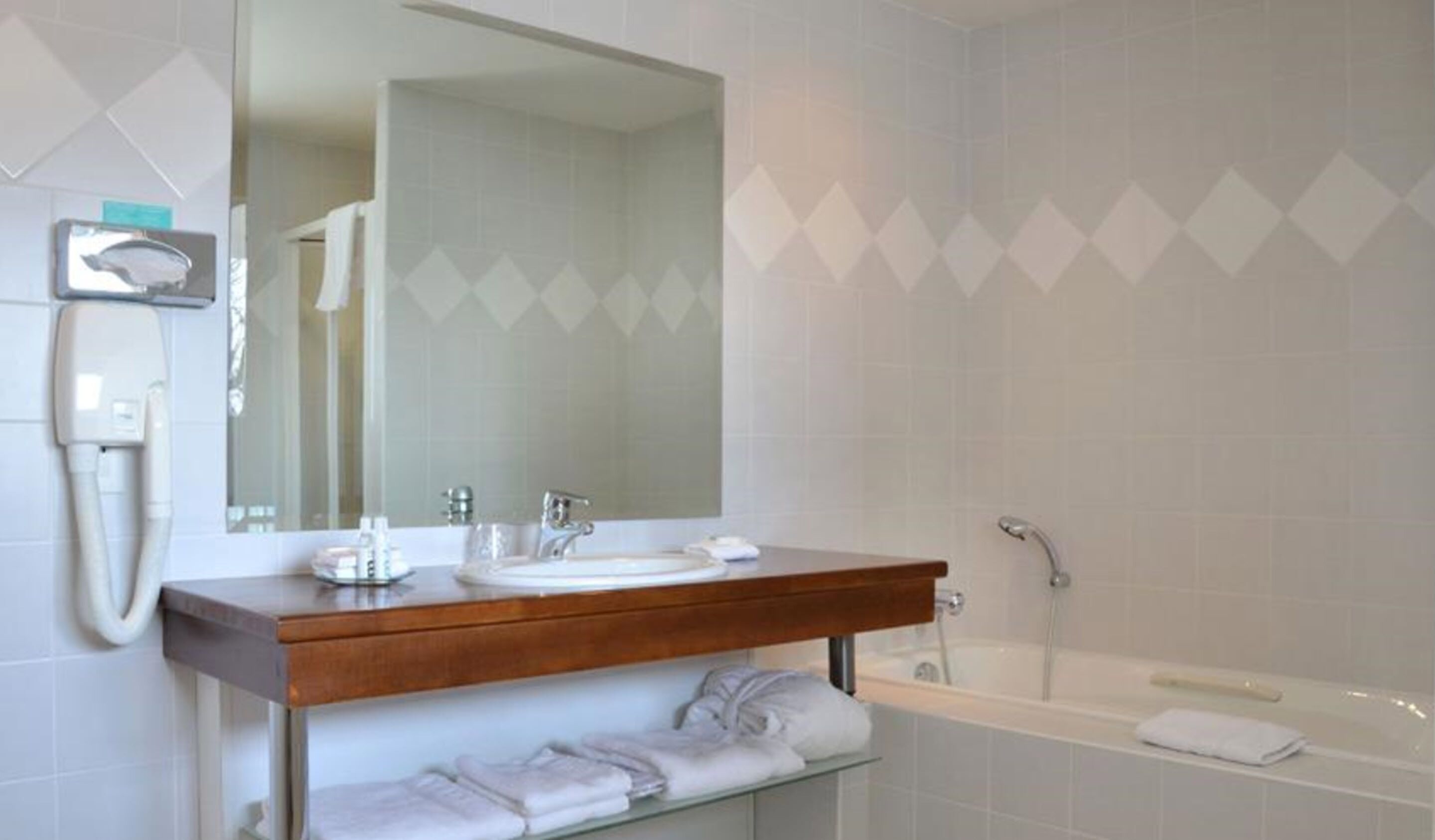 superior double room, 1 queen bed | bathroom | free toiletries, hair dryer, bathrobes, slippers