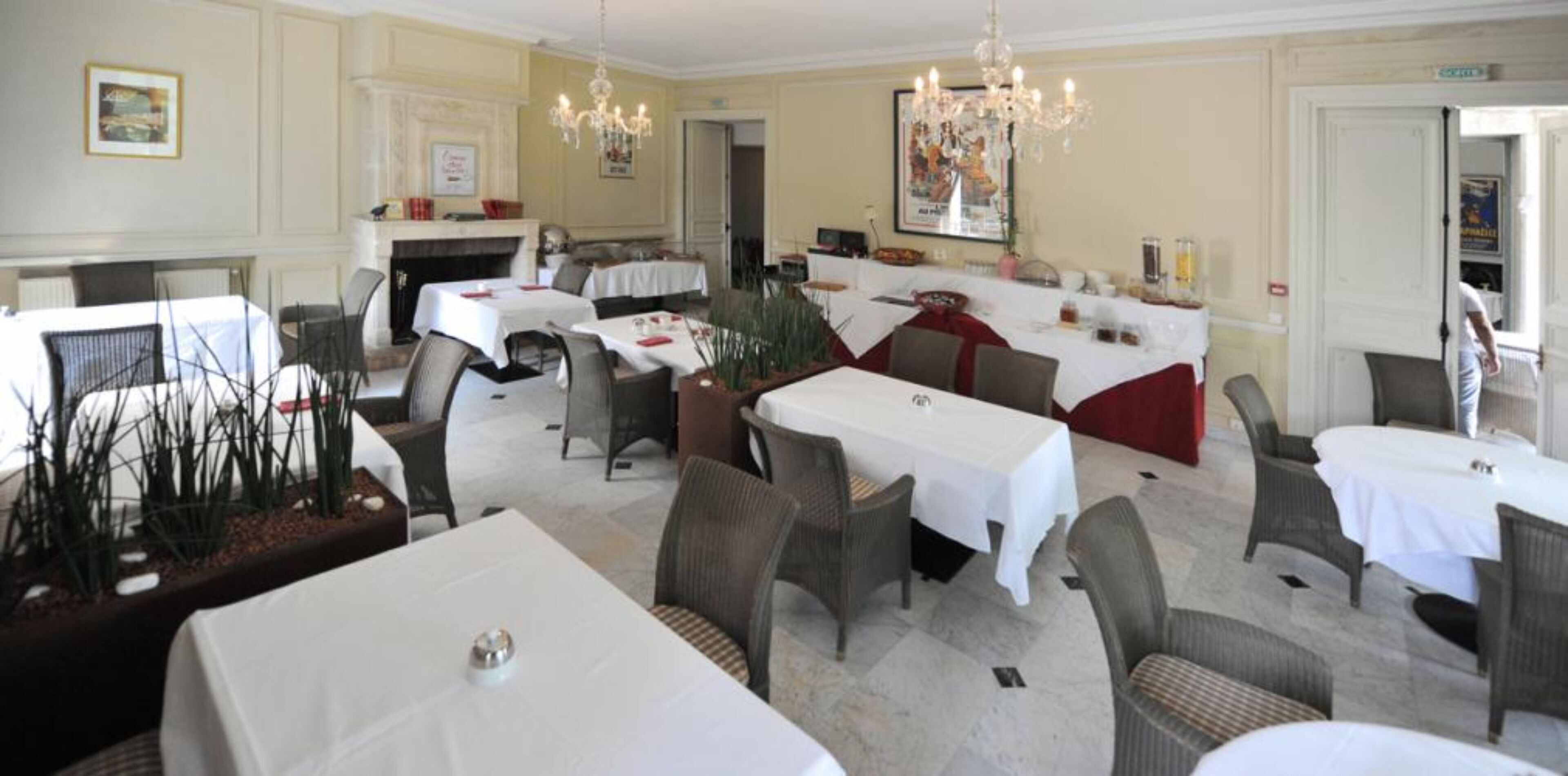 lunch, dinner served; french cuisine, garden views