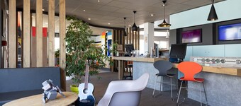 宜必思佩皮尼昂南部聖查爾斯飯店