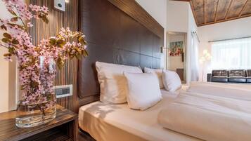 Minibar, in-room safe, desk, laptop workspace