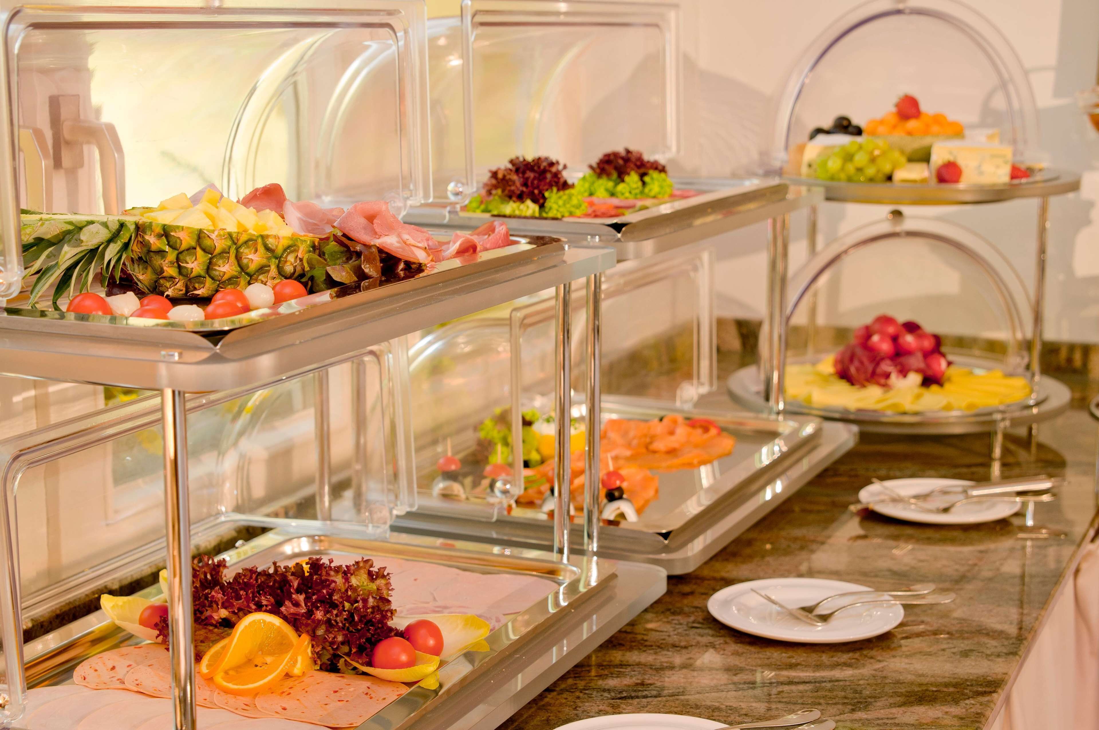 Daily buffet breakfast for a fee