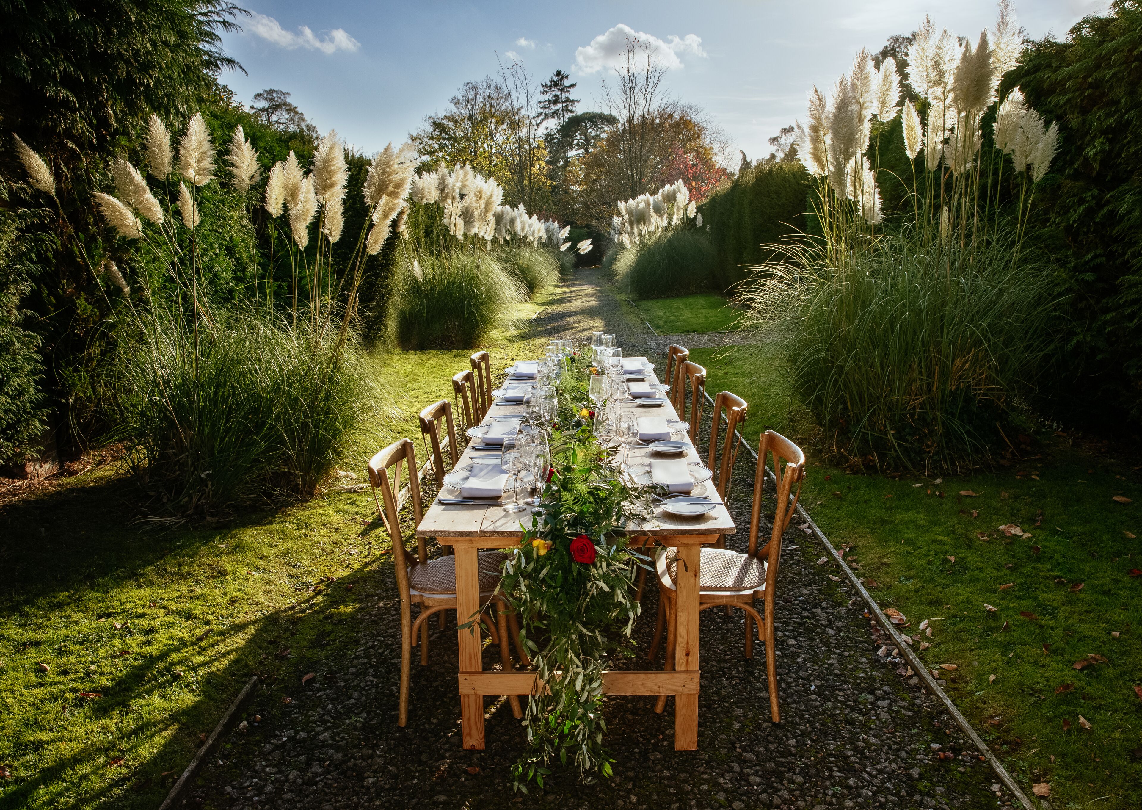 Se sirven desayunos, almuerzos y cenas; cocina británica