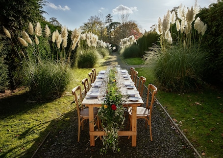 Frühstück, Mittagessen und Abendessen. De Vere Latimer Estate