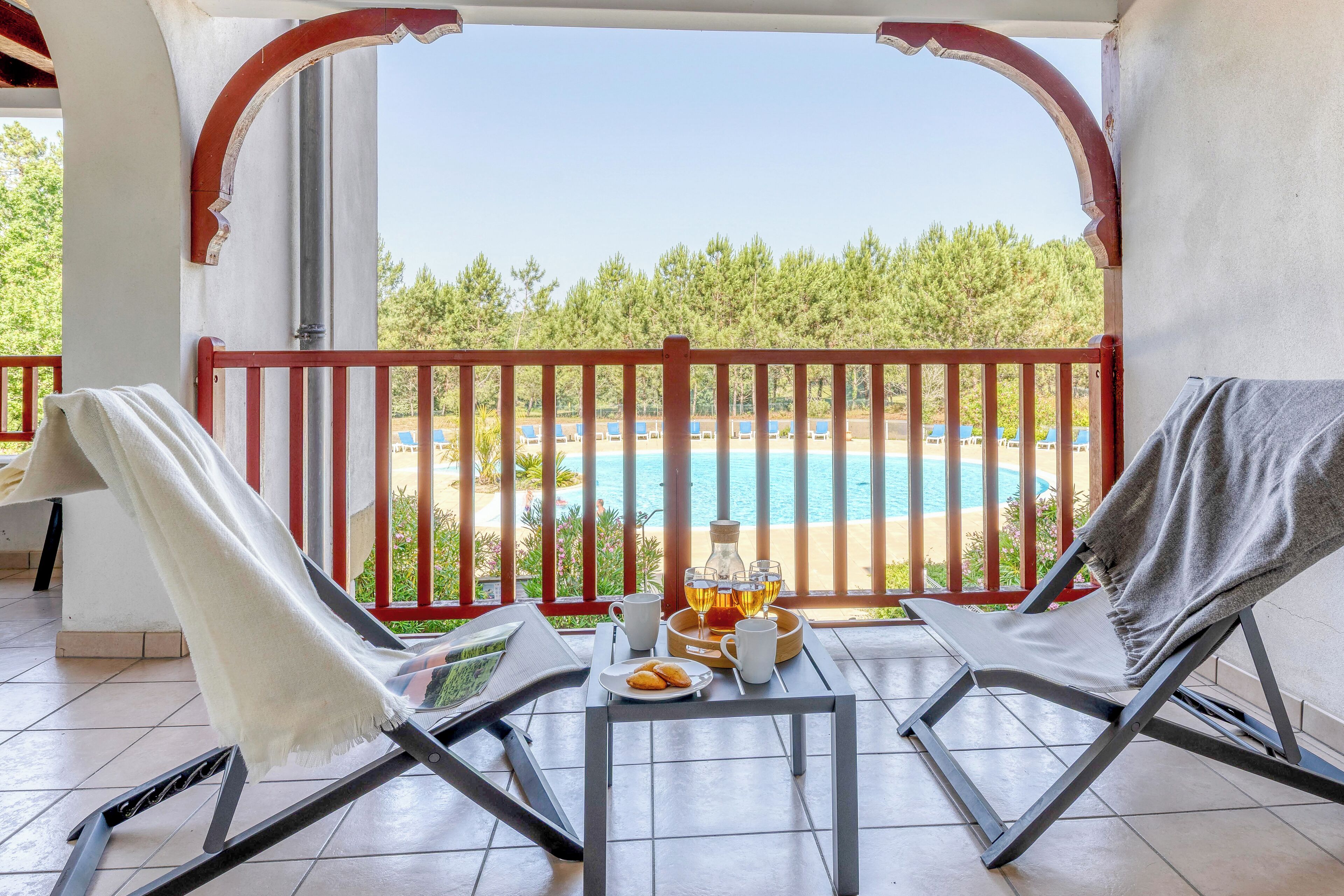 Apartment for 8 people - 2 bedrooms + 1 sleeping area - Terrace or balcony - Renovated | Terrace/patio