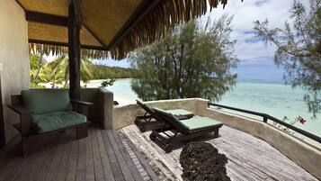 Ultimate Beachfront Bungalow | Terrace/patio
