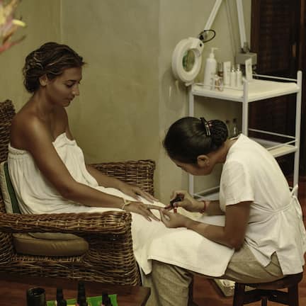 Couples treatment rooms, body treatments, aromatherapy