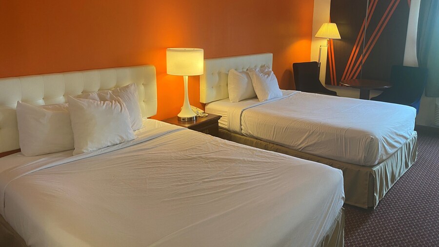 Howard Johnson by Wyndham Manteno