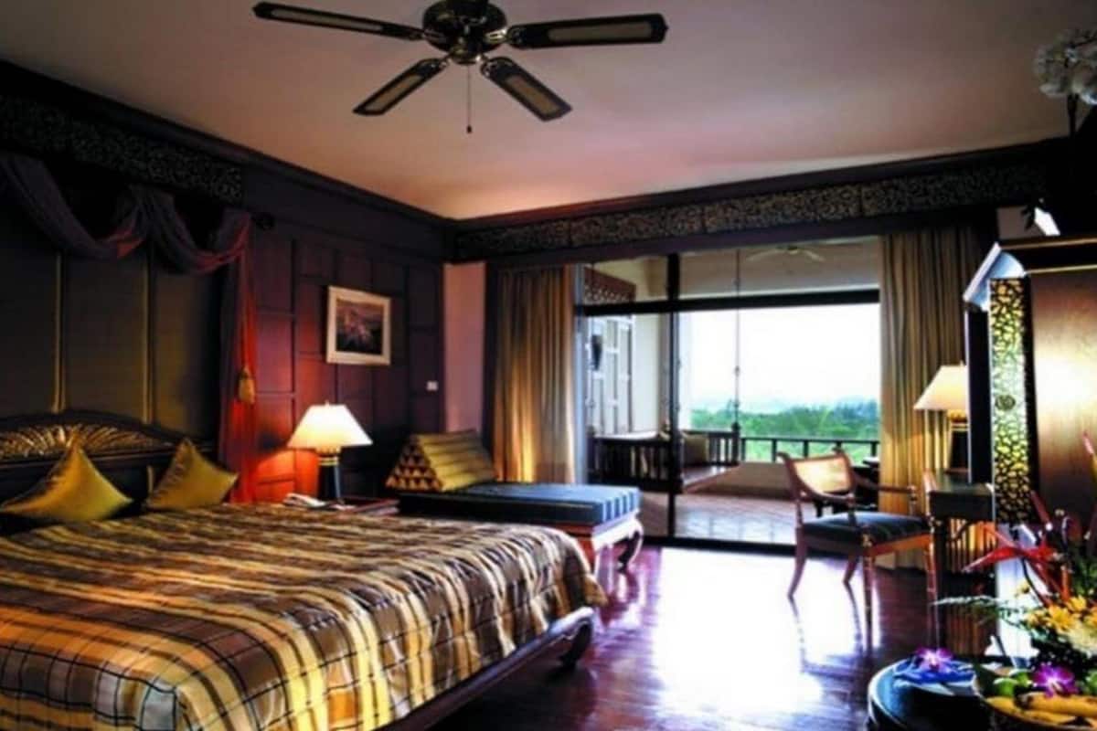Deluxe Room | Minibar, in-room safe, desk, WiFi (surcharge)
