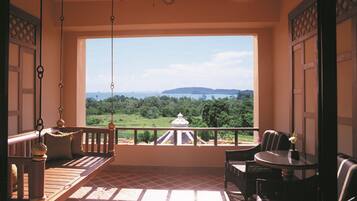 Deluxe Room | Balcony