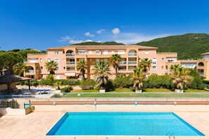 Outdoor pool - Résidence Lagrange Vacances Villa Barbara (Cavalaire-sur-Mer)