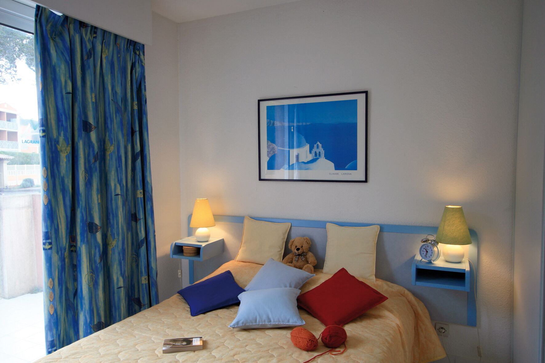 Iron/ironing board, cots/infant beds