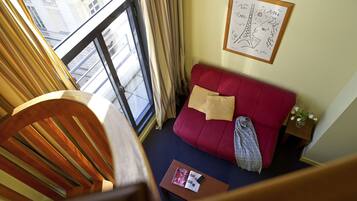 Apartment, Multiple Beds (3 person) | In-room safe, desk, free cribs/infant beds, free WiFi