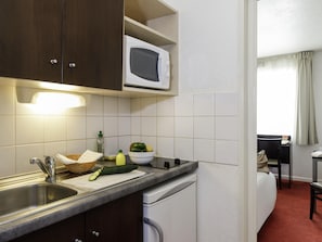 Studiolejlighed - 1 dobbeltseng | Skrivebord, gratis baby-/barnesenge, gratis Wi-Fi