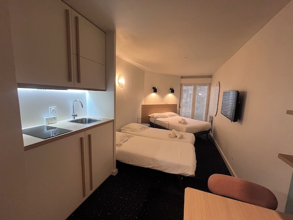 Appartement Familial | Ameublement personnalisé, bureau, chambres insonorisées