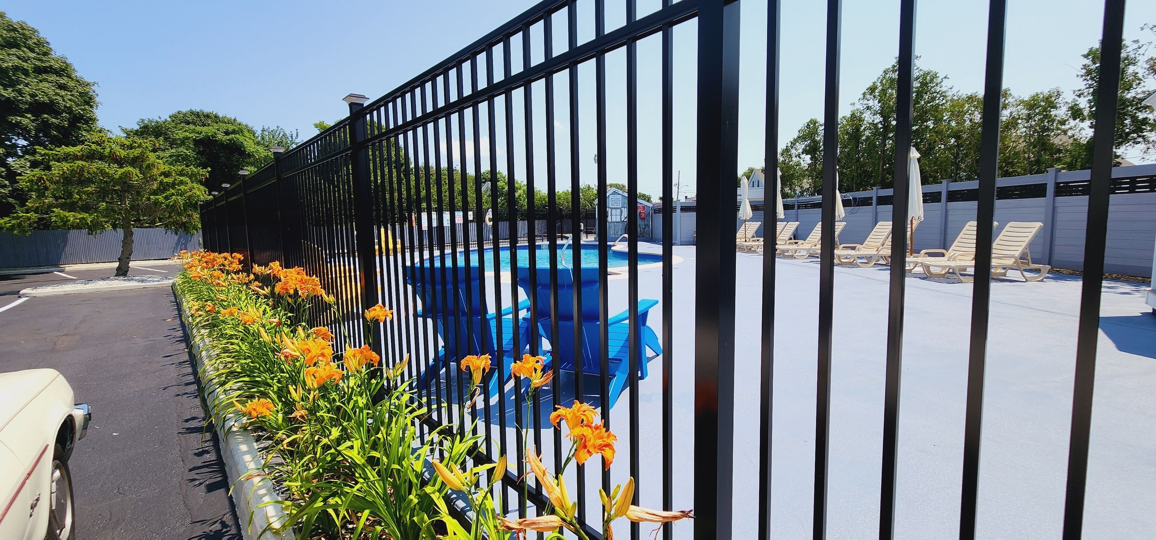Indoor pool, seasonal outdoor pool, sun loungers