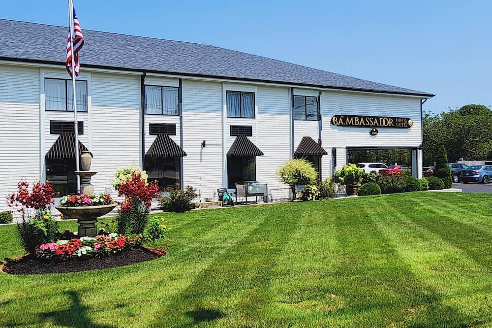 Ambassador Inn & Suites