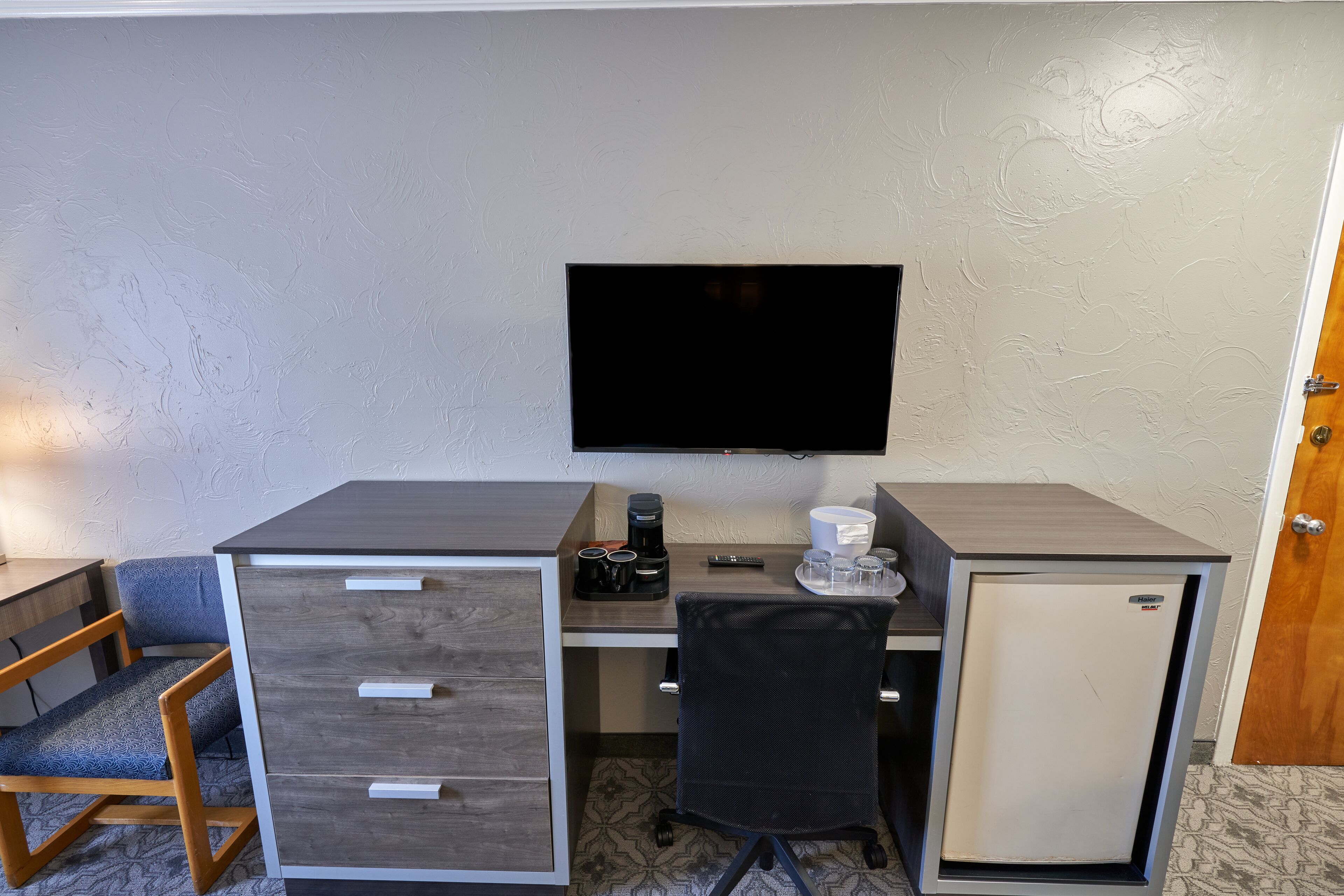 premium bedding, in-room safe, blackout curtains, soundproofing