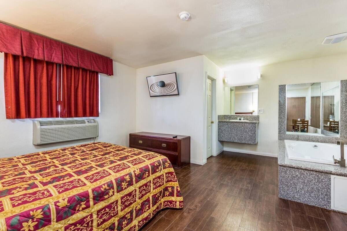 Iron/ironing board (on request), WiFi (free), bed sheets