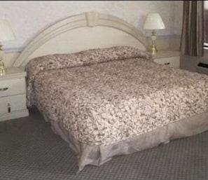 Suite, 1 King-Bett, Nichtraucher | Schreibtisch, Bügeleisen/Bügelbrett, kostenlose Babybetten