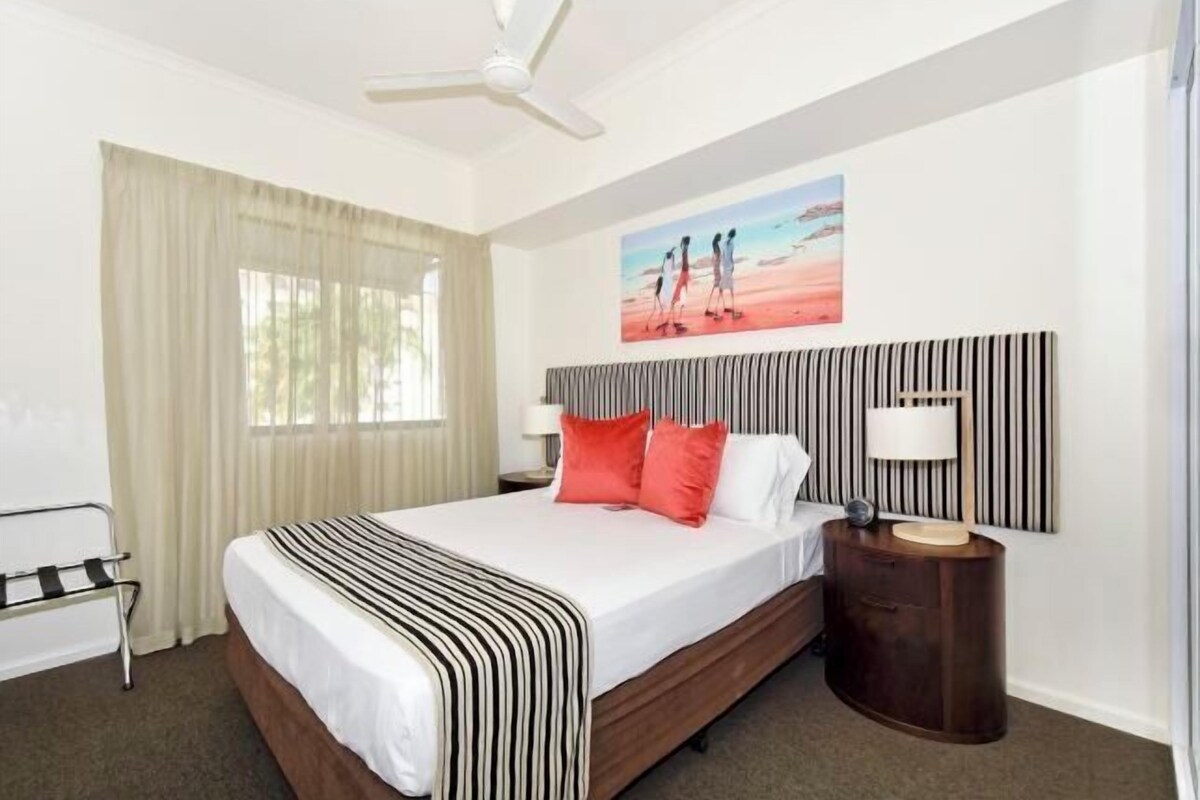 Blackout drapes, soundproofing, iron/ironing board, cribs (surcharge)