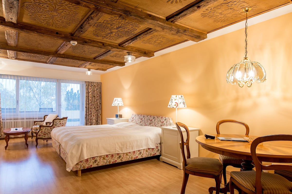 superior double room, non smoking, mountain view | 2 bedrooms, minibar, in-room safe, individually decorated