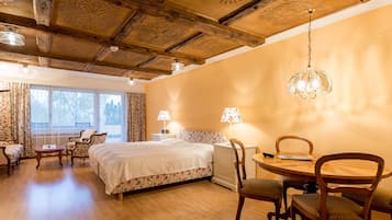 Superior-Doppelzimmer, Nichtraucher, Bergblick | 2 Schlafzimmer, Minibar, Zimmersafe, individuell dekoriert